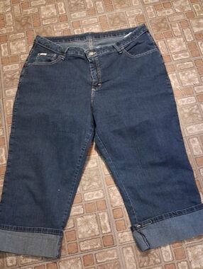 Riders by Lee Dark Blue Denim Capris Size 20W